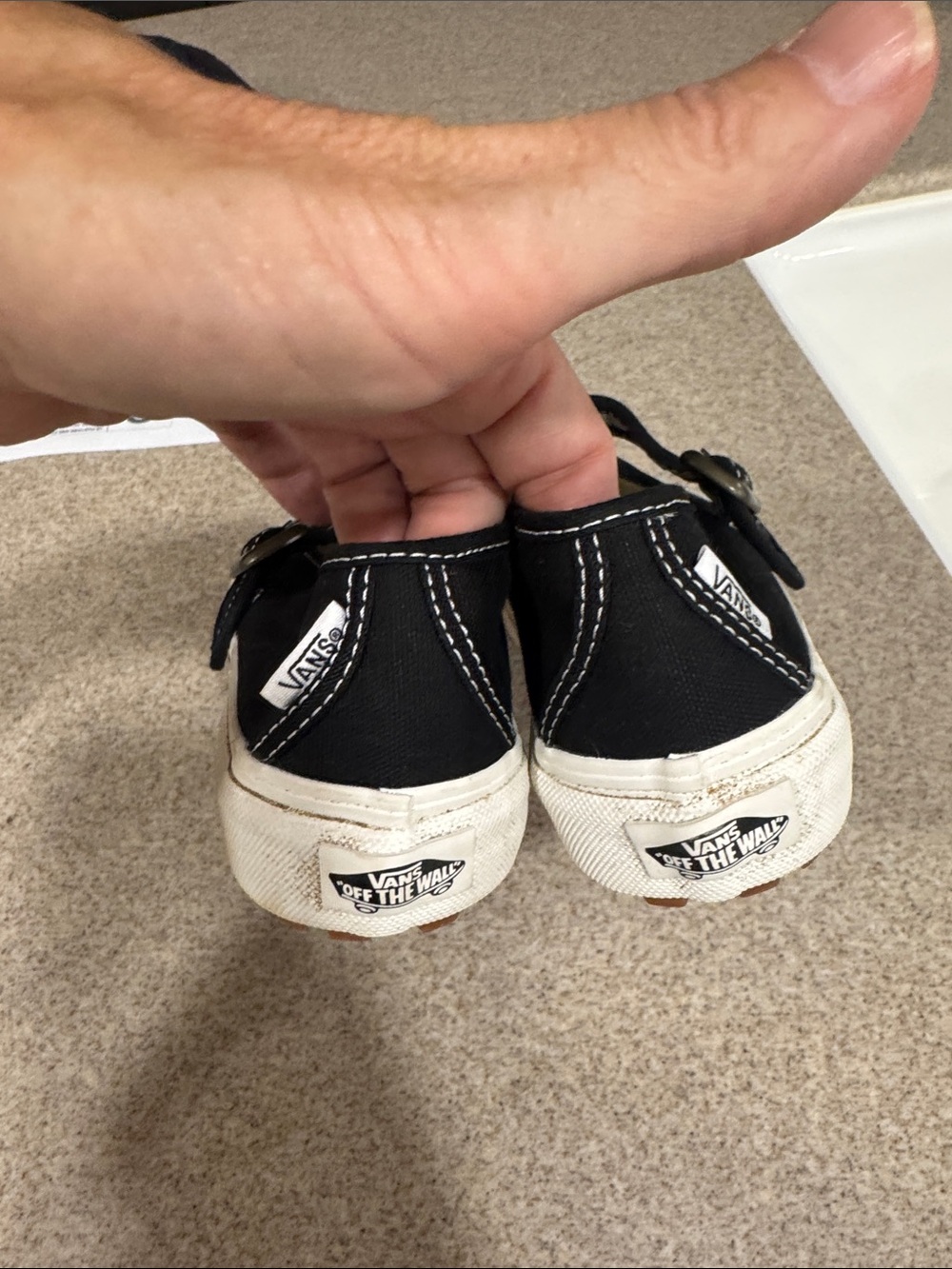 Vans - Picture 3 of 5